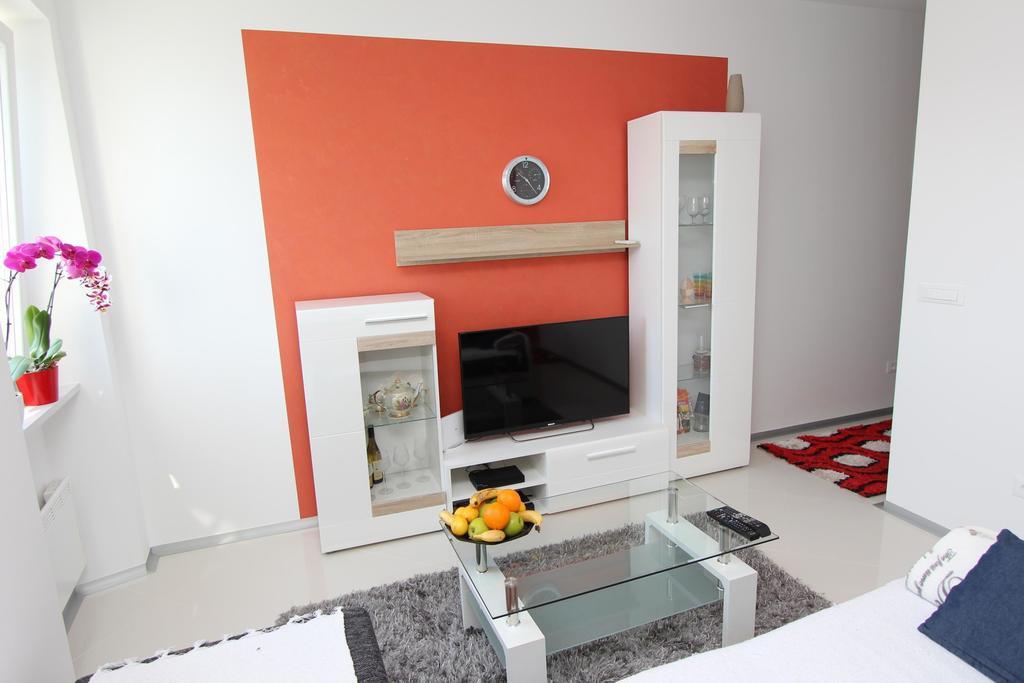 Apartment Edi ロヴィニ 部屋 写真
